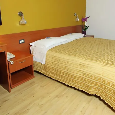 Ξενοδοχείο Al Viale 3*